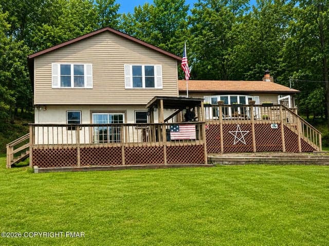 3207 Pine Ridge Drive, Bushkill, PA 18324