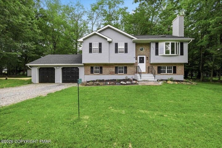 296 Scotch Pine Drive, Pocono Summit, PA 18346