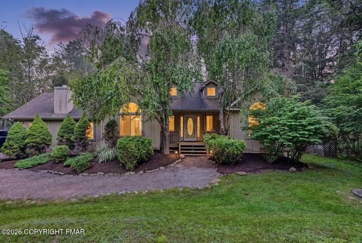 305 Meadowbrook Court, Pocono Pines, PA 18350