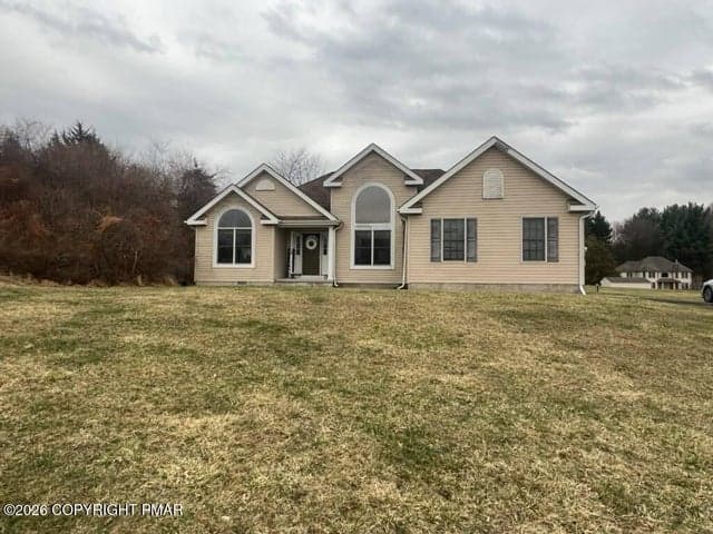 86 Northpark Drive, East Stroudsburg, PA 18302