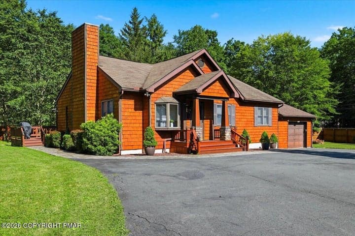 1100 Blackberry Road, Pocono Lake, PA 18347