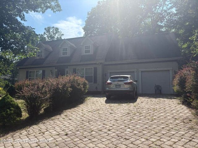 174 Pasquin Drive, East Stroudsburg, PA 18301