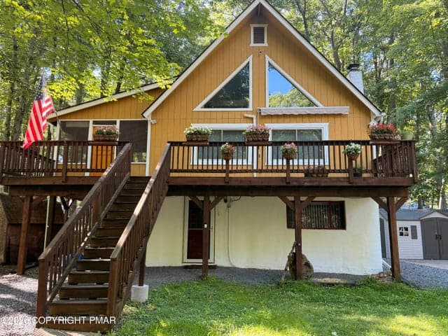 109 Marthas Lane, Pocono Lake, PA 18347