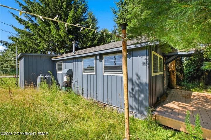 107 Circle Lane, Greentown, PA 18426